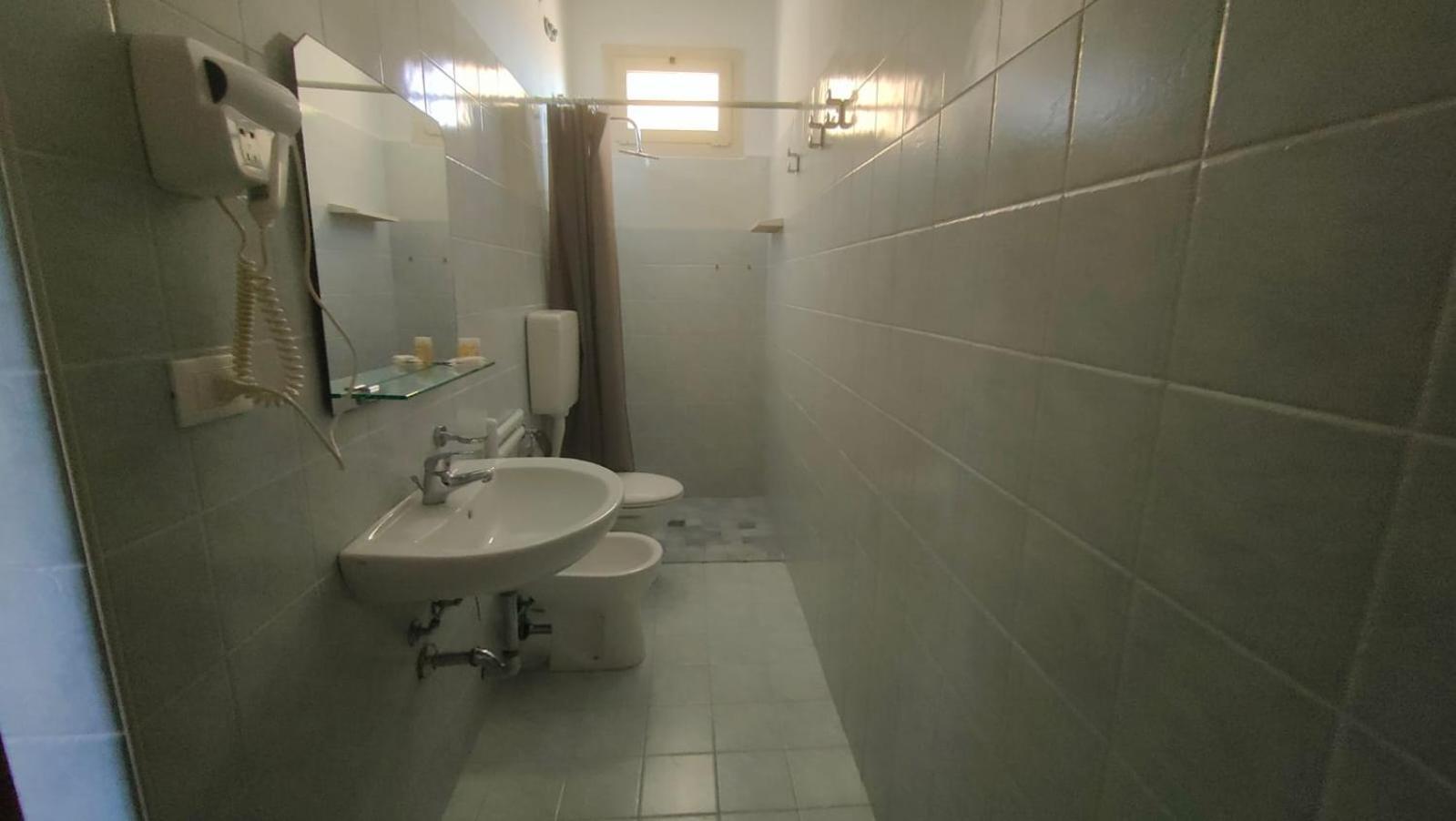 Hotel Eriale Rimini Buitenkant foto