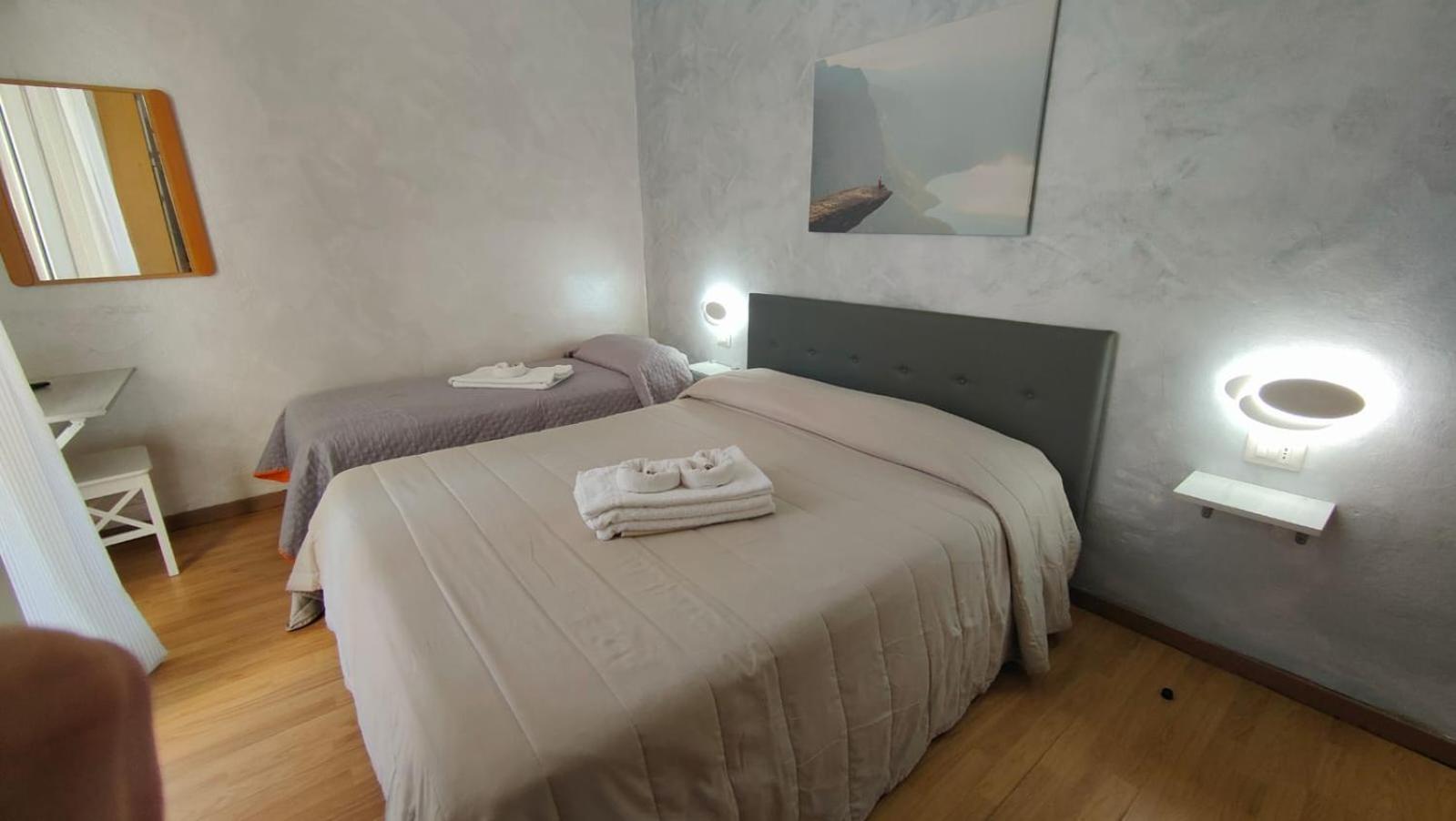 Hotel Eriale Rimini Buitenkant foto