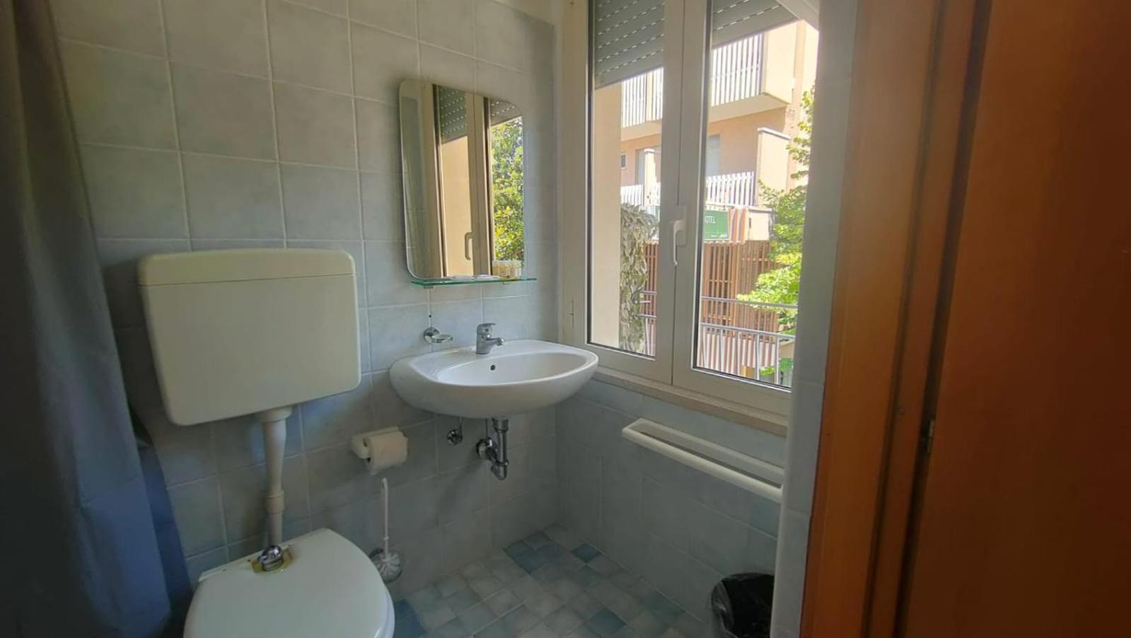 Hotel Eriale Rimini Buitenkant foto
