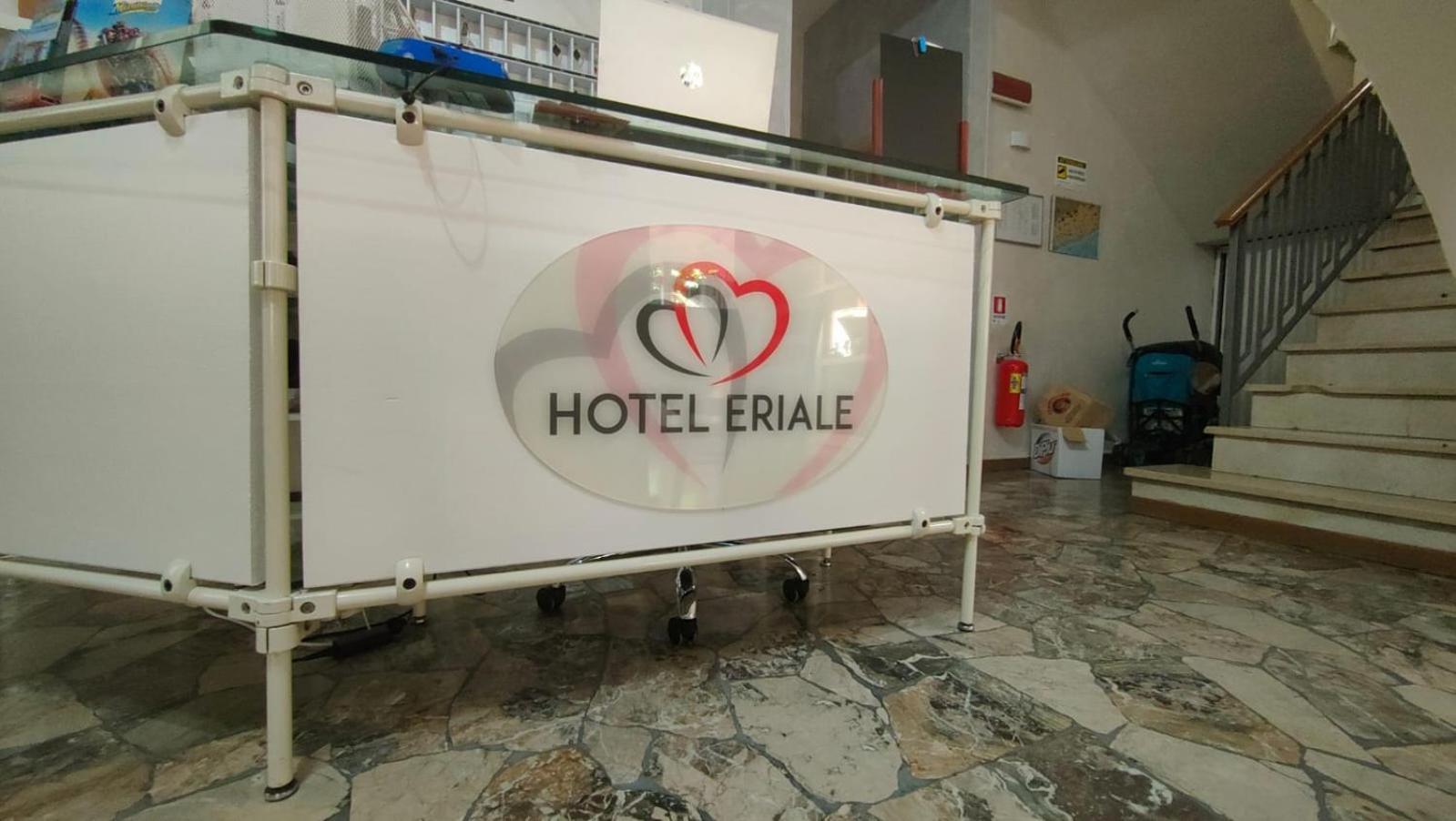 Hotel Eriale Rimini Buitenkant foto