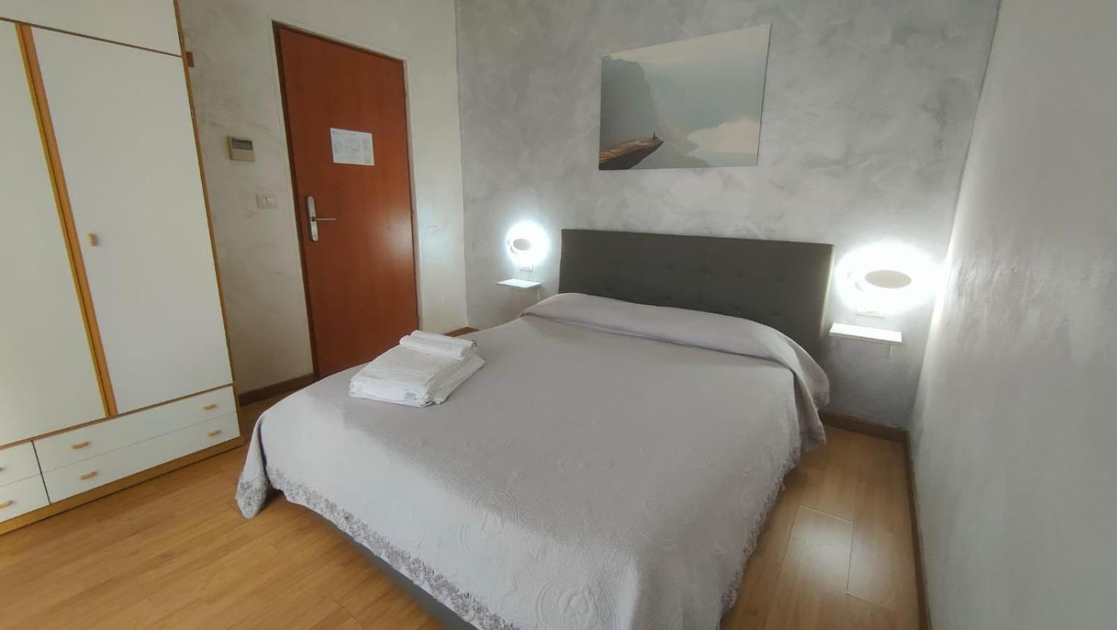 Hotel Eriale Rimini Buitenkant foto